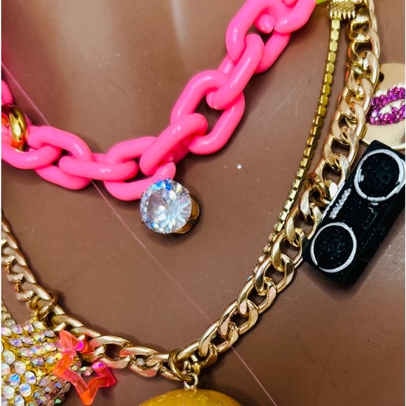 Barbie Necklace - Picture 8 of 10